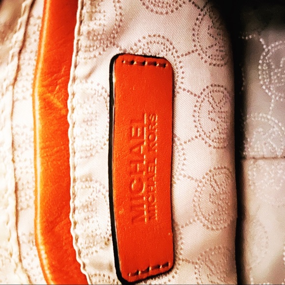 Michael Kors Crossbody - Picture 5 of 5